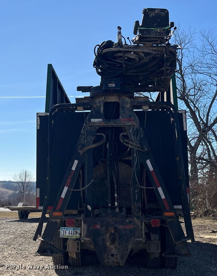 image for item LD9974 2013 Kenworth T800 grapple crane truck