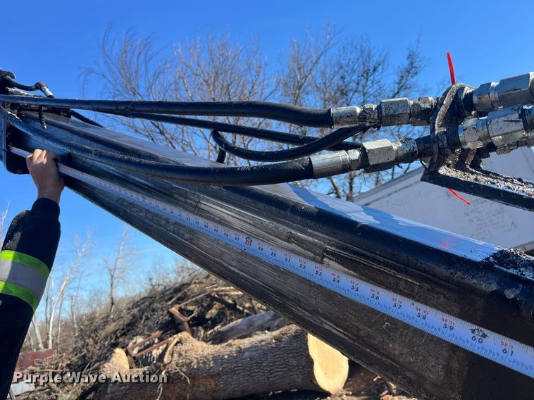 image for item LD9974 2013 Kenworth T800 grapple crane truck