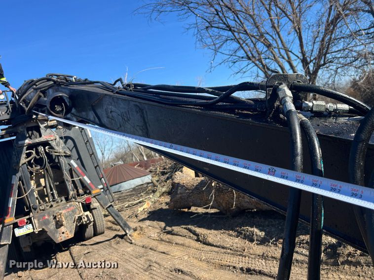 image for item LD9974 2013 Kenworth T800 grapple crane truck