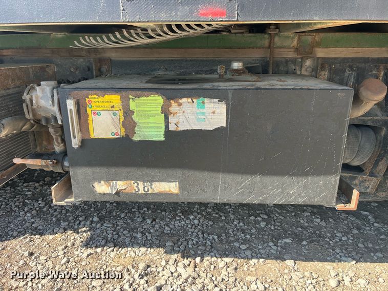 image for item LD9974 2013 Kenworth T800 grapple crane truck