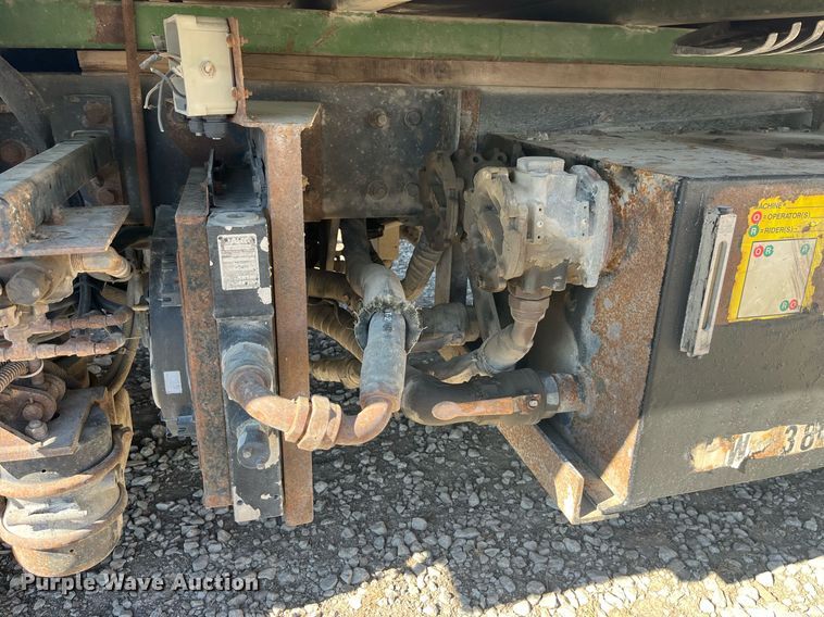 image for item LD9974 2013 Kenworth T800 grapple crane truck