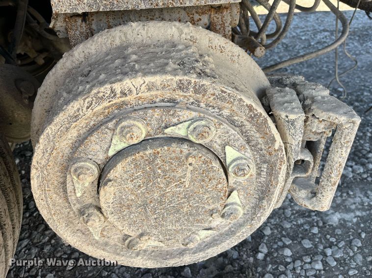 image for item LD9974 2013 Kenworth T800 grapple crane truck