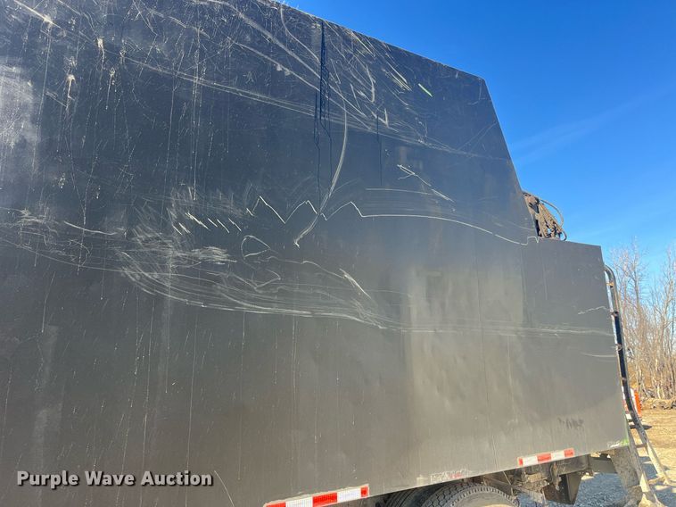 image for item LD9974 2013 Kenworth T800 grapple crane truck