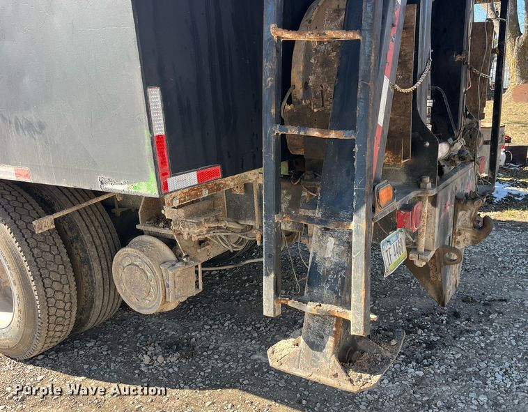 image for item LD9974 2013 Kenworth T800 grapple crane truck