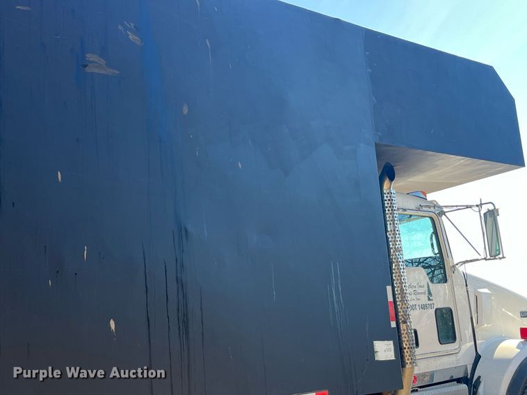 image for item LD9974 2013 Kenworth T800 grapple crane truck