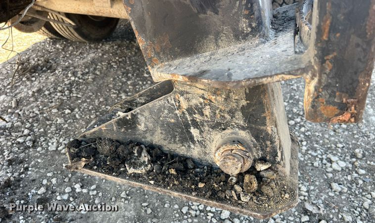 image for item LD9974 2013 Kenworth T800 grapple crane truck