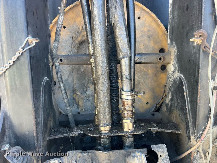 image for item LD9974 2013 Kenworth T800 grapple crane truck