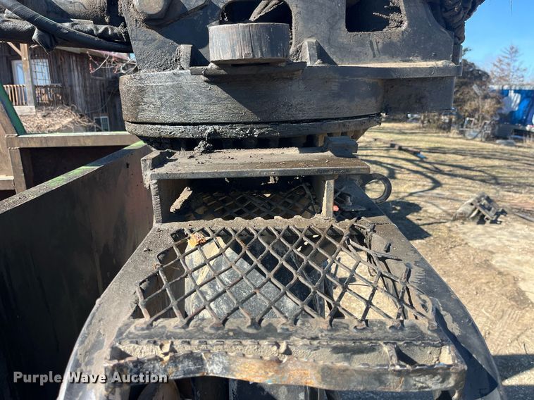 image for item LD9974 2013 Kenworth T800 grapple crane truck