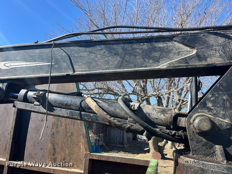 image for item LD9974 2013 Kenworth T800 grapple crane truck