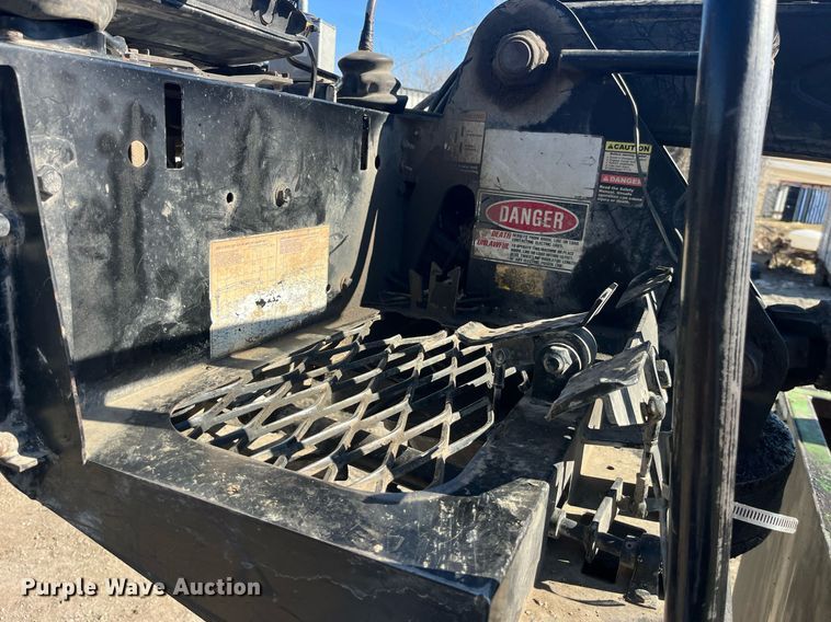 image for item LD9974 2013 Kenworth T800 grapple crane truck