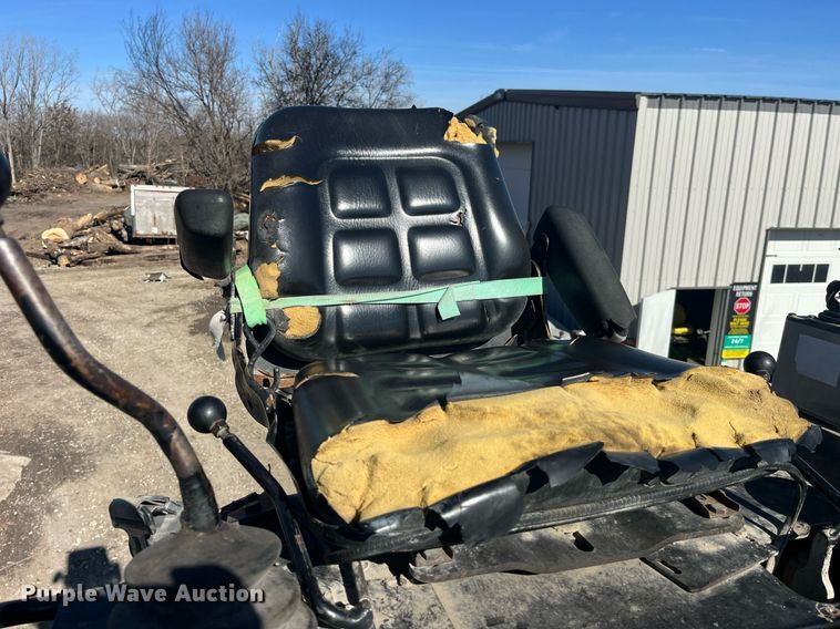 image for item LD9974 2013 Kenworth T800 grapple crane truck