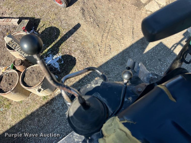 image for item LD9974 2013 Kenworth T800 grapple crane truck