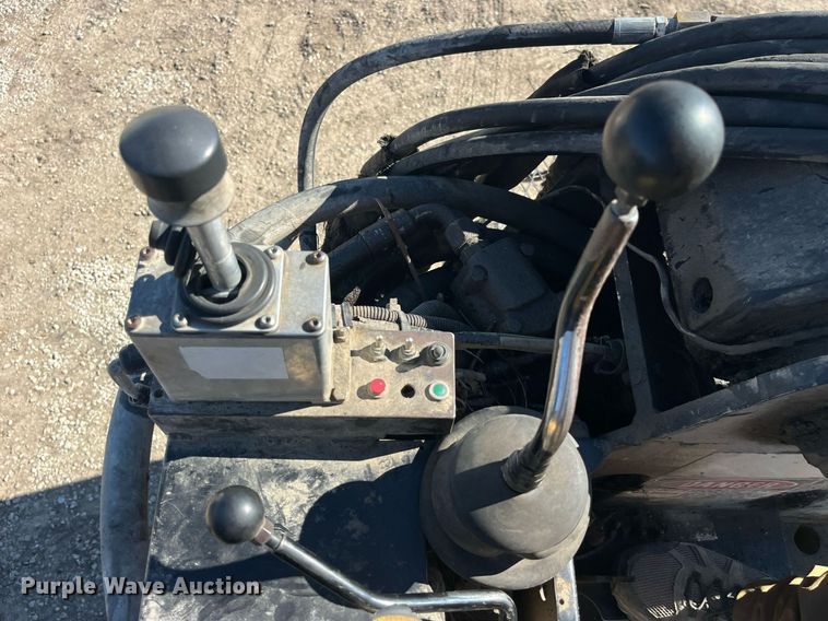 image for item LD9974 2013 Kenworth T800 grapple crane truck