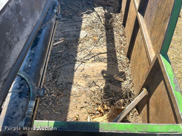 image for item LD9974 2013 Kenworth T800 grapple crane truck