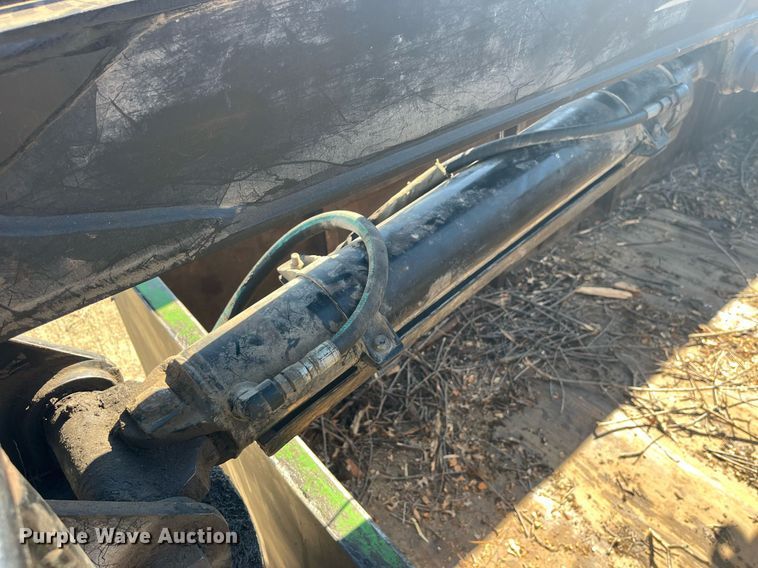 image for item LD9974 2013 Kenworth T800 grapple crane truck