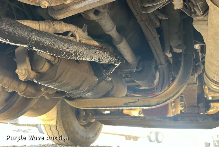 image for item LD9974 2013 Kenworth T800 grapple crane truck