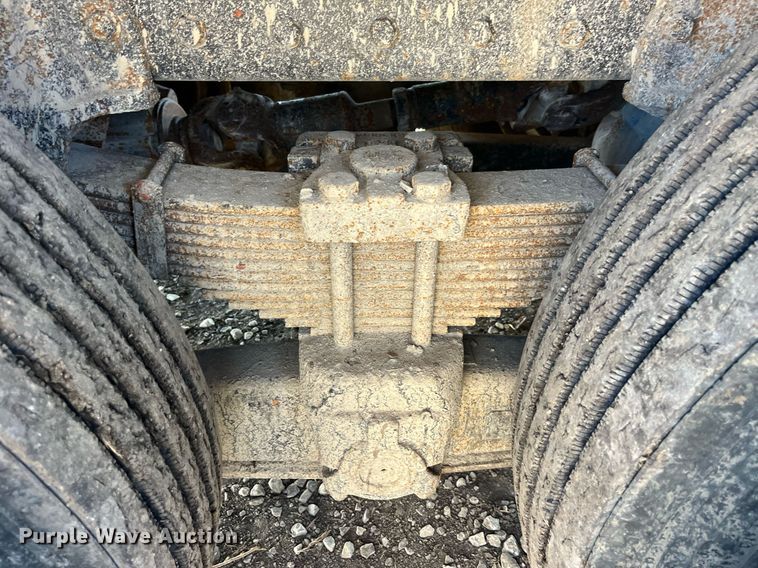 image for item LD9974 2013 Kenworth T800 grapple crane truck