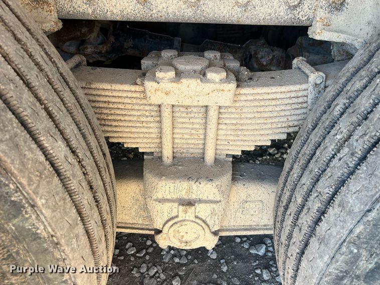 image for item LD9974 2013 Kenworth T800 grapple crane truck