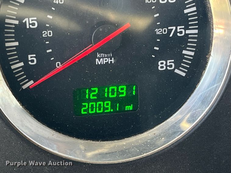 image for item LD9974 2013 Kenworth T800 grapple crane truck