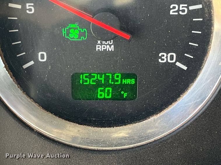 image for item LD9974 2013 Kenworth T800 grapple crane truck