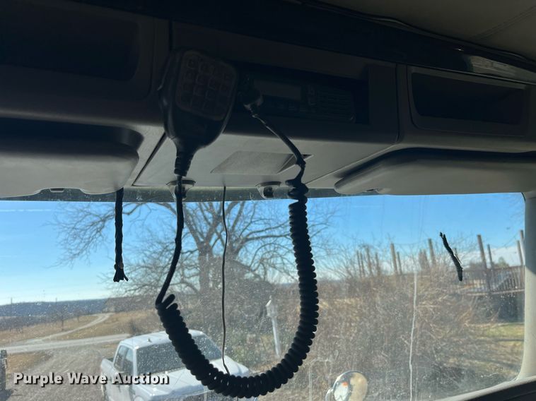 image for item LD9974 2013 Kenworth T800 grapple crane truck