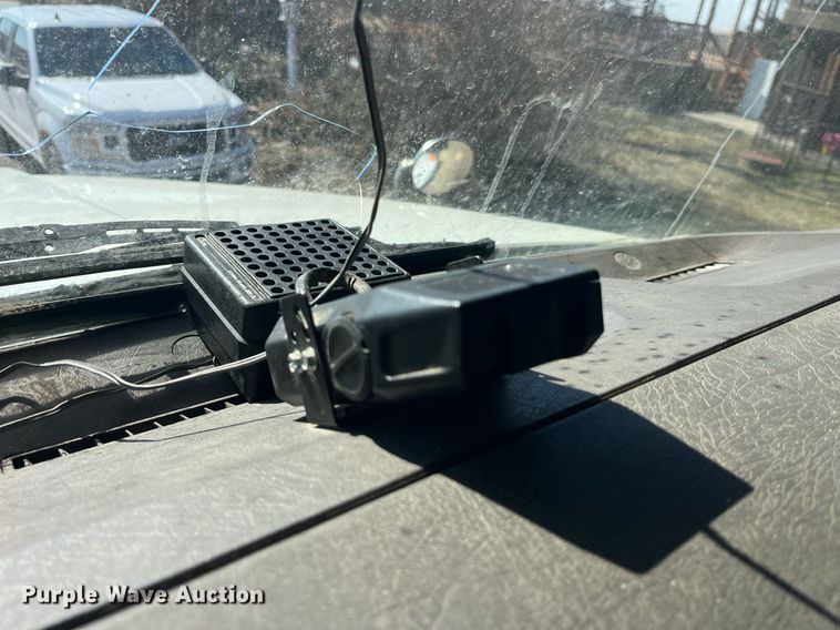 image for item LD9974 2013 Kenworth T800 grapple crane truck