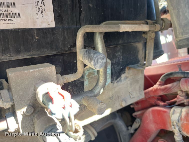 image for item LD9974 2013 Kenworth T800 grapple crane truck