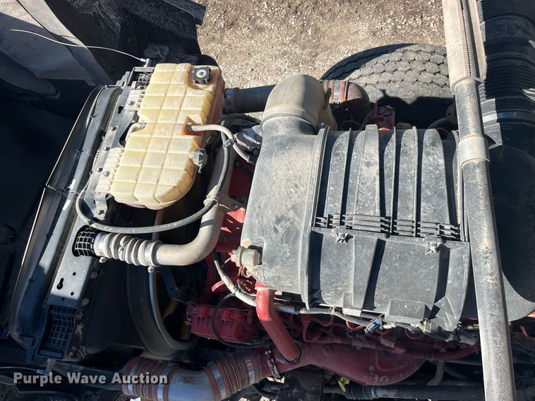 image for item LD9974 2013 Kenworth T800 grapple crane truck