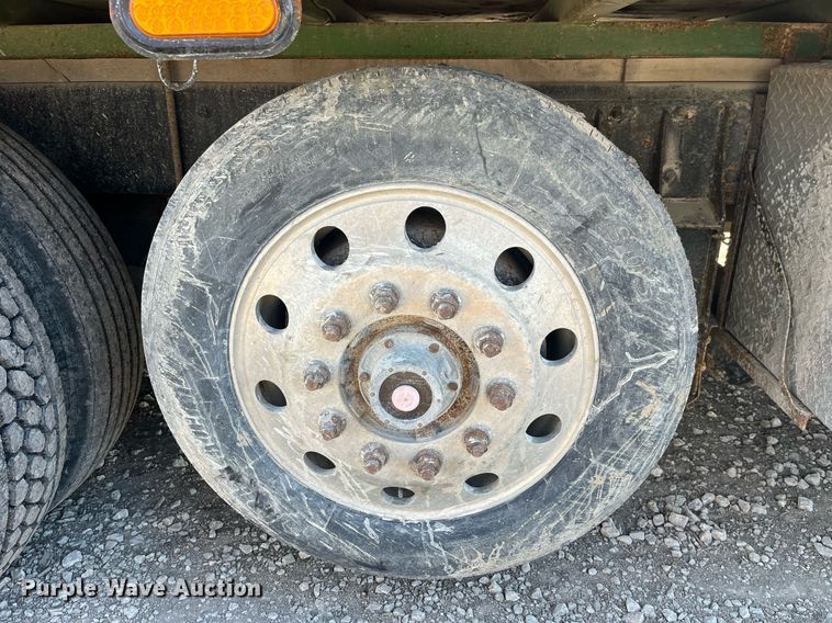 image for item LD9974 2013 Kenworth T800 grapple crane truck