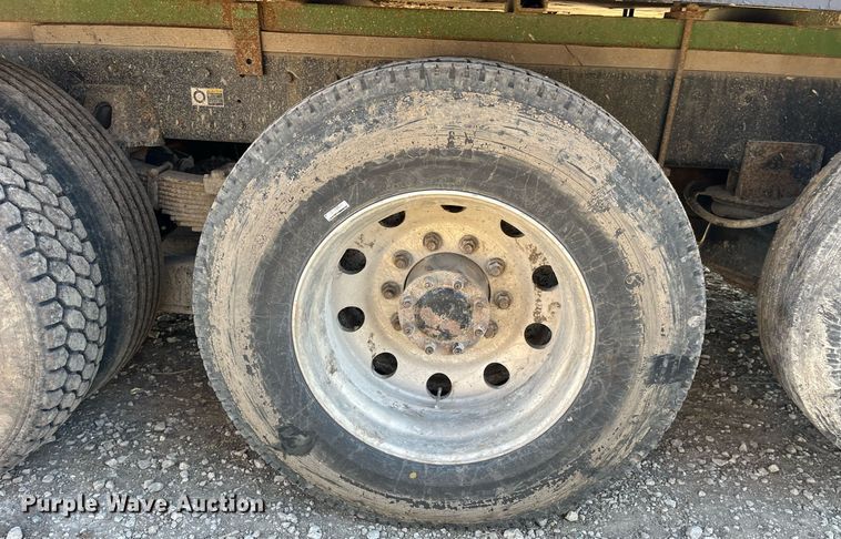 image for item LD9974 2013 Kenworth T800 grapple crane truck