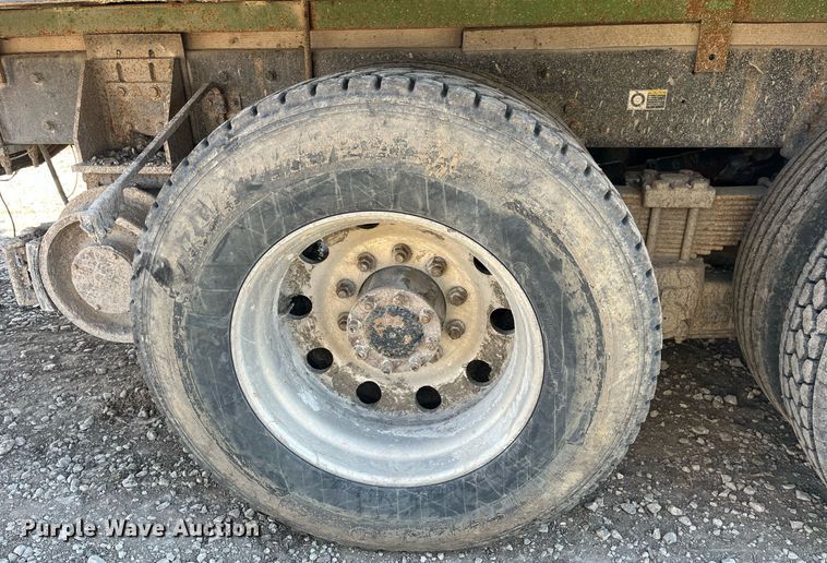 image for item LD9974 2013 Kenworth T800 grapple crane truck