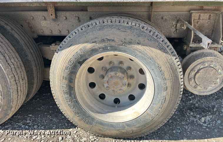 image for item LD9974 2013 Kenworth T800 grapple crane truck