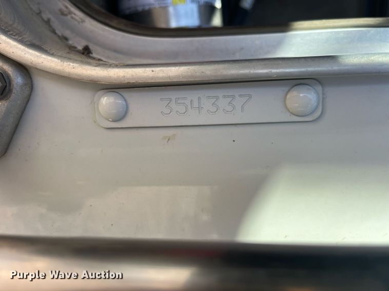 image for item LD9974 2013 Kenworth T800 grapple crane truck