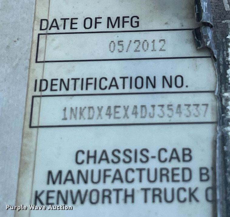 image for item LD9974 2013 Kenworth T800 grapple crane truck