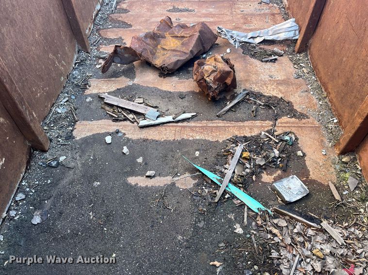 image for item LD9975 2009 Shop built debris trailer