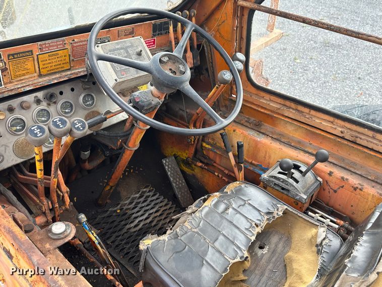 image for item LV9031 Pettibone 25RS crane