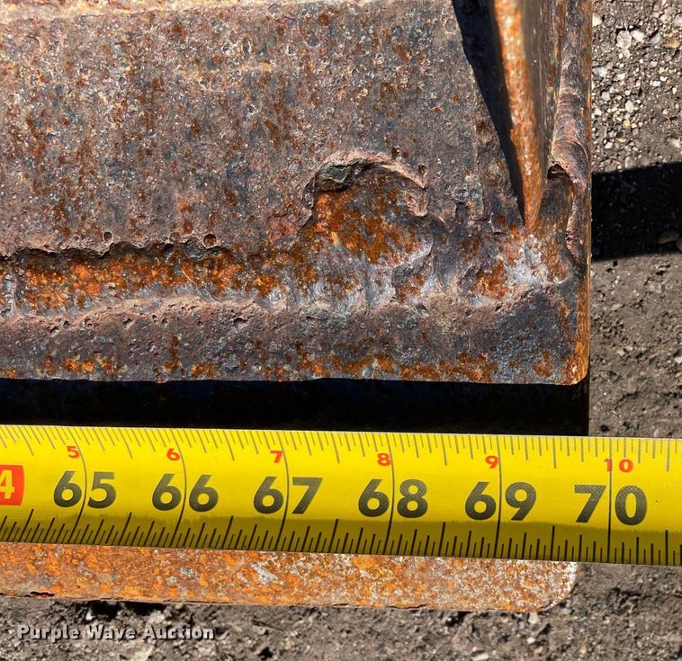 image for item LW9016 2011 Case SV185 skid steer loader