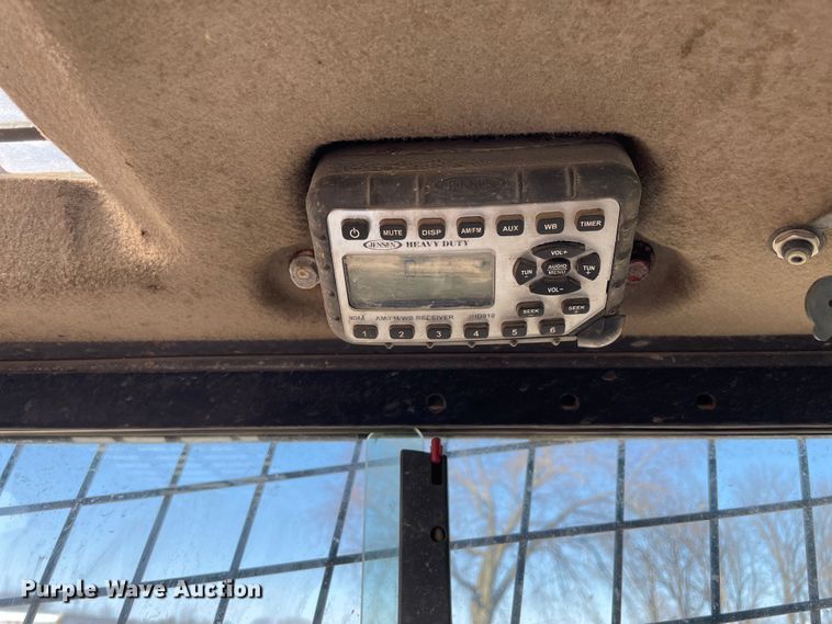 image for item LW9016 2011 Case SV185 skid steer loader