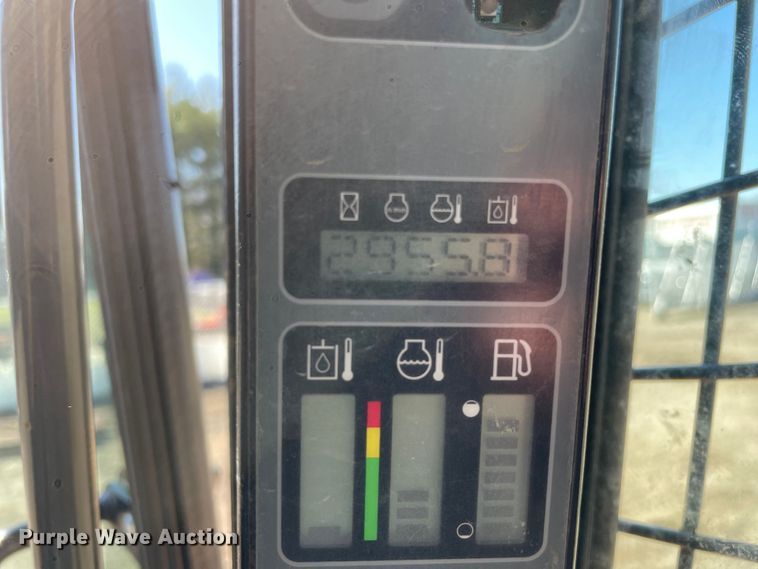 image for item LW9016 2011 Case SV185 skid steer loader