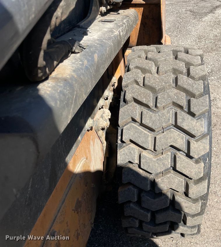 image for item LW9016 2011 Case SV185 skid steer loader