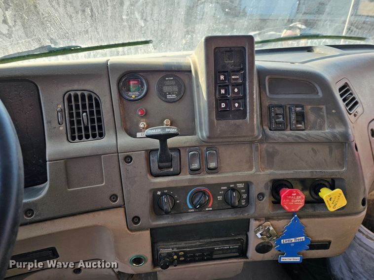 image for item MA9281 2006 Sterling  L7500 dump truck