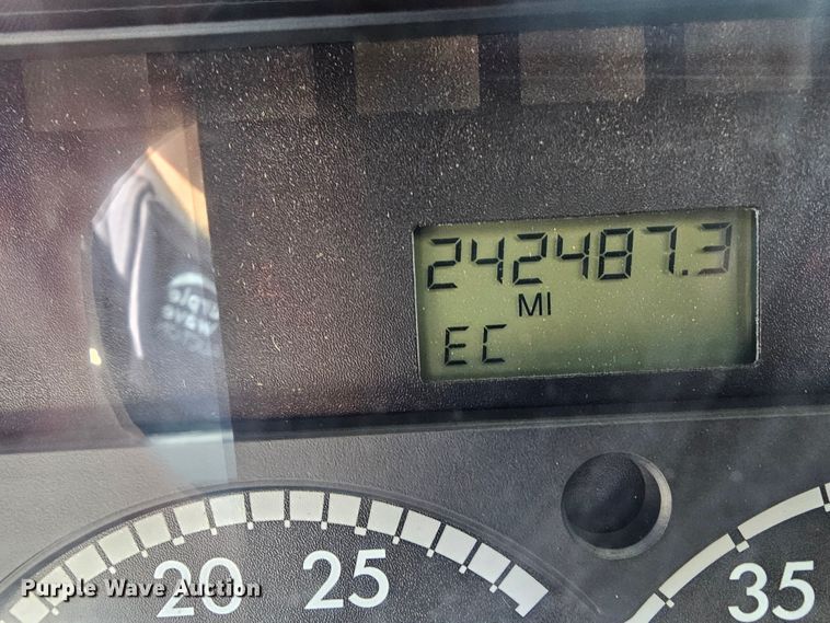 image for item MA9281 2006 Sterling  L7500 dump truck