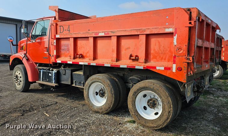 image for item MA9282 2001 Sterling L7500 dump truck