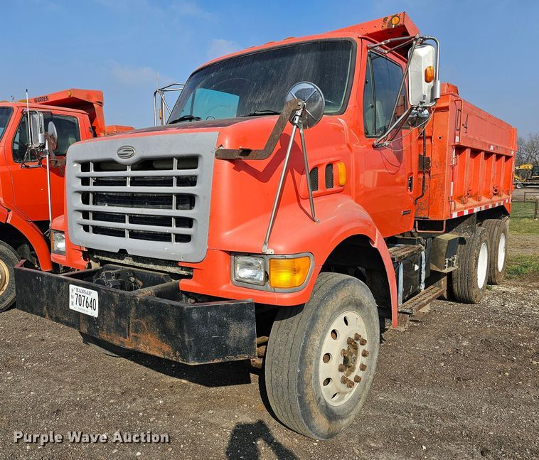 image for item MA9282 2001 Sterling L7500 dump truck