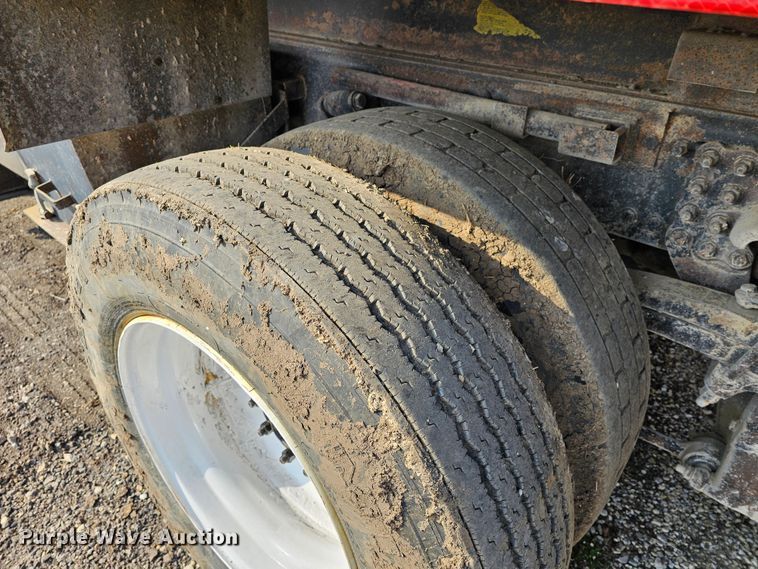 image for item MA9282 2001 Sterling L7500 dump truck