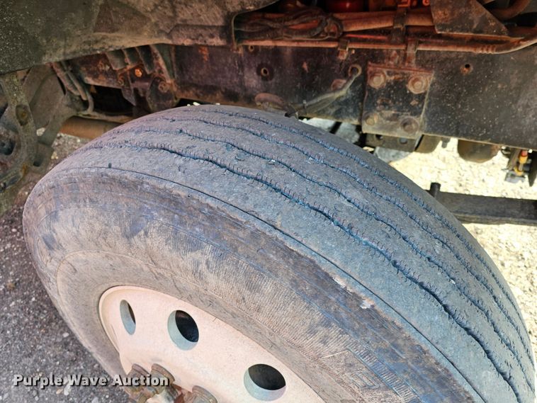 image for item MA9282 2001 Sterling L7500 dump truck