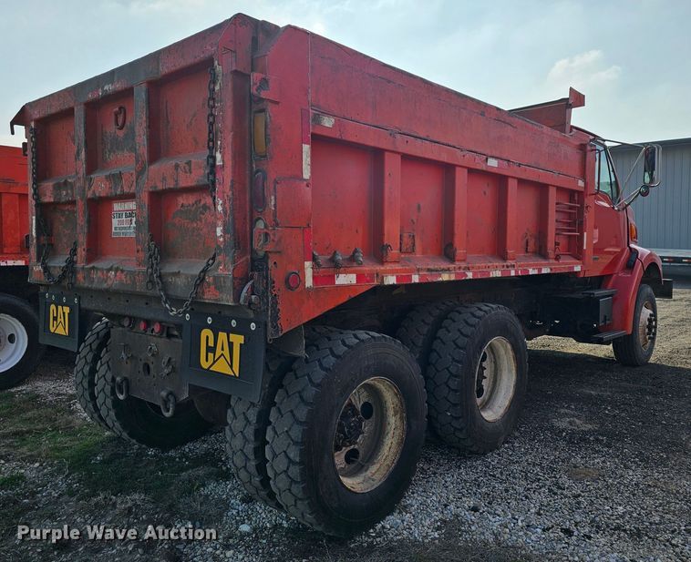 image for item MA9283 2001 Sterling L7500 dump truck