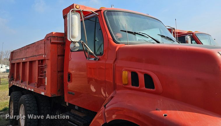 image for item MA9283 2001 Sterling L7500 dump truck