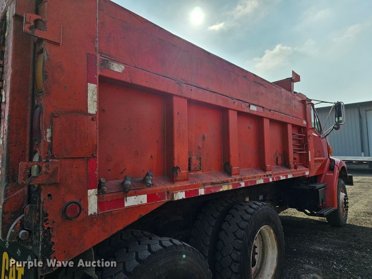 image for item MA9283 2001 Sterling L7500 dump truck