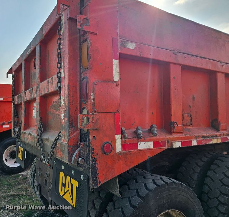 image for item MA9283 2001 Sterling L7500 dump truck